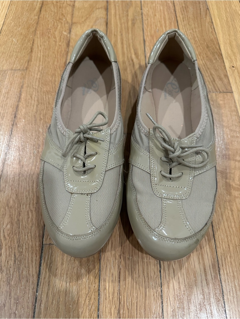 Easy Spirit e360 Beige Women's Leather Upper Shoes Size 8